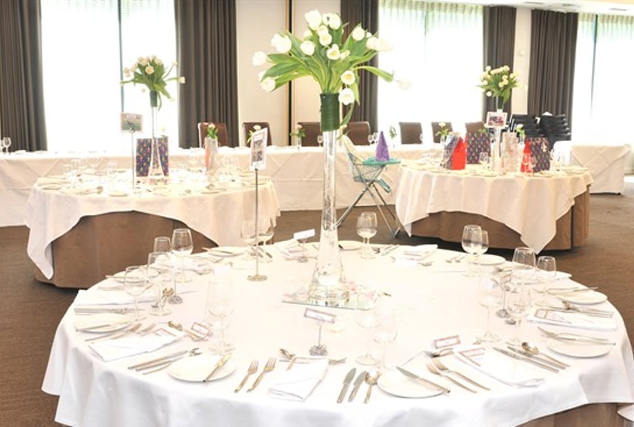 Stirling Court Hotel - image 3