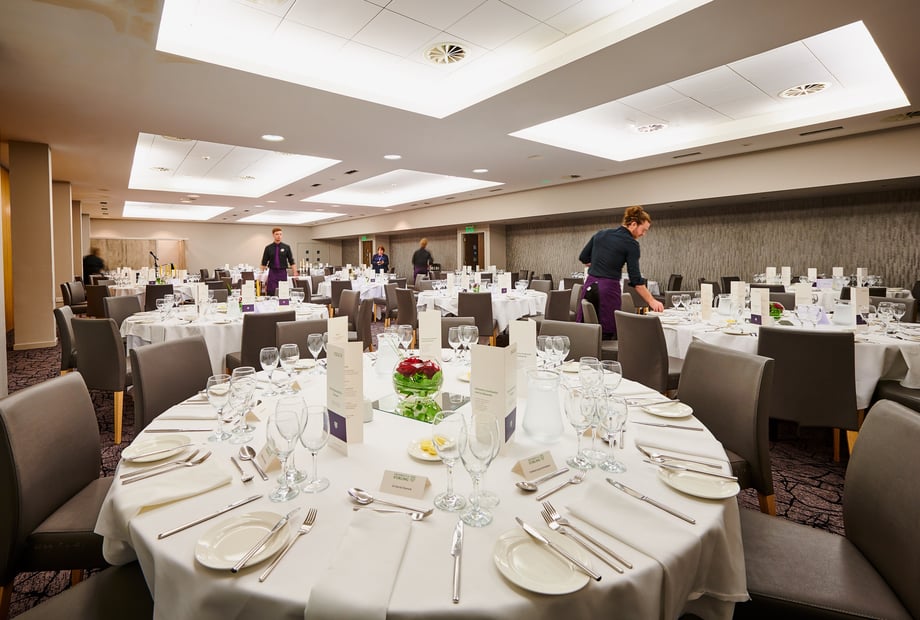 Stirling Court Hotel - image 2