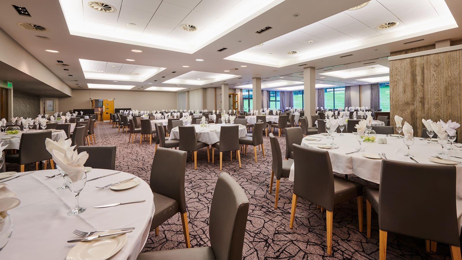 Stirling Court Hotel - image 4