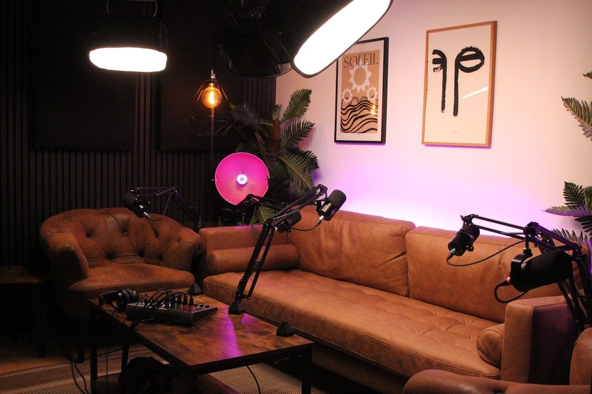 THE LODGE PODCAST STUDIO - image 3