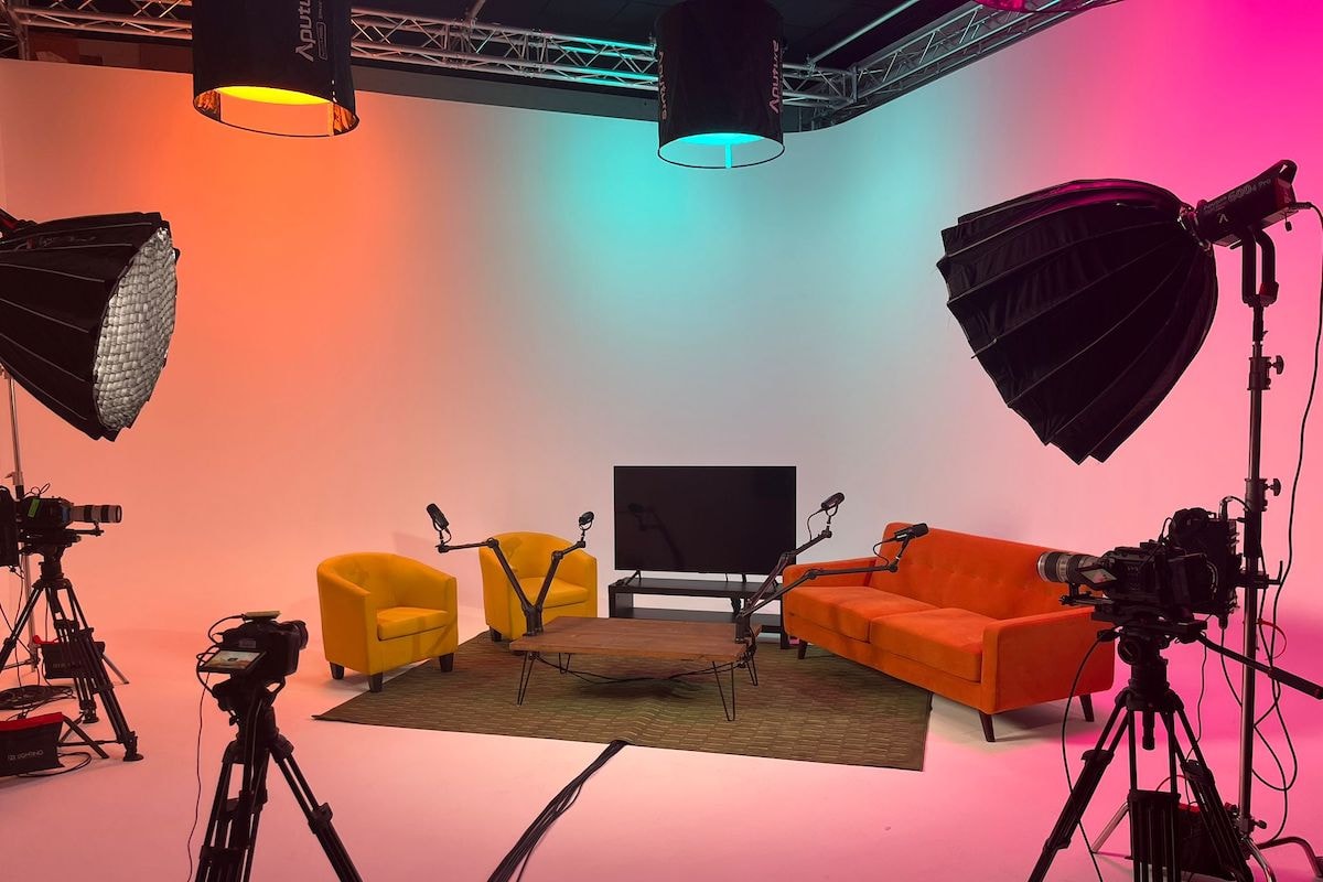 THE LODGE PODCAST STUDIO - image 4