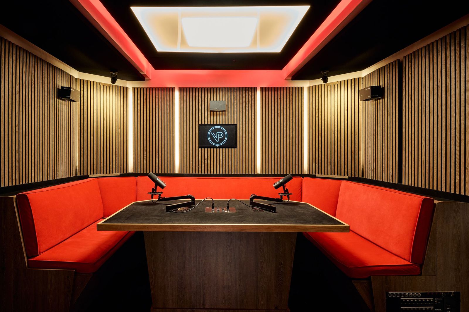 THE LODGE PODCAST STUDIO - image 2