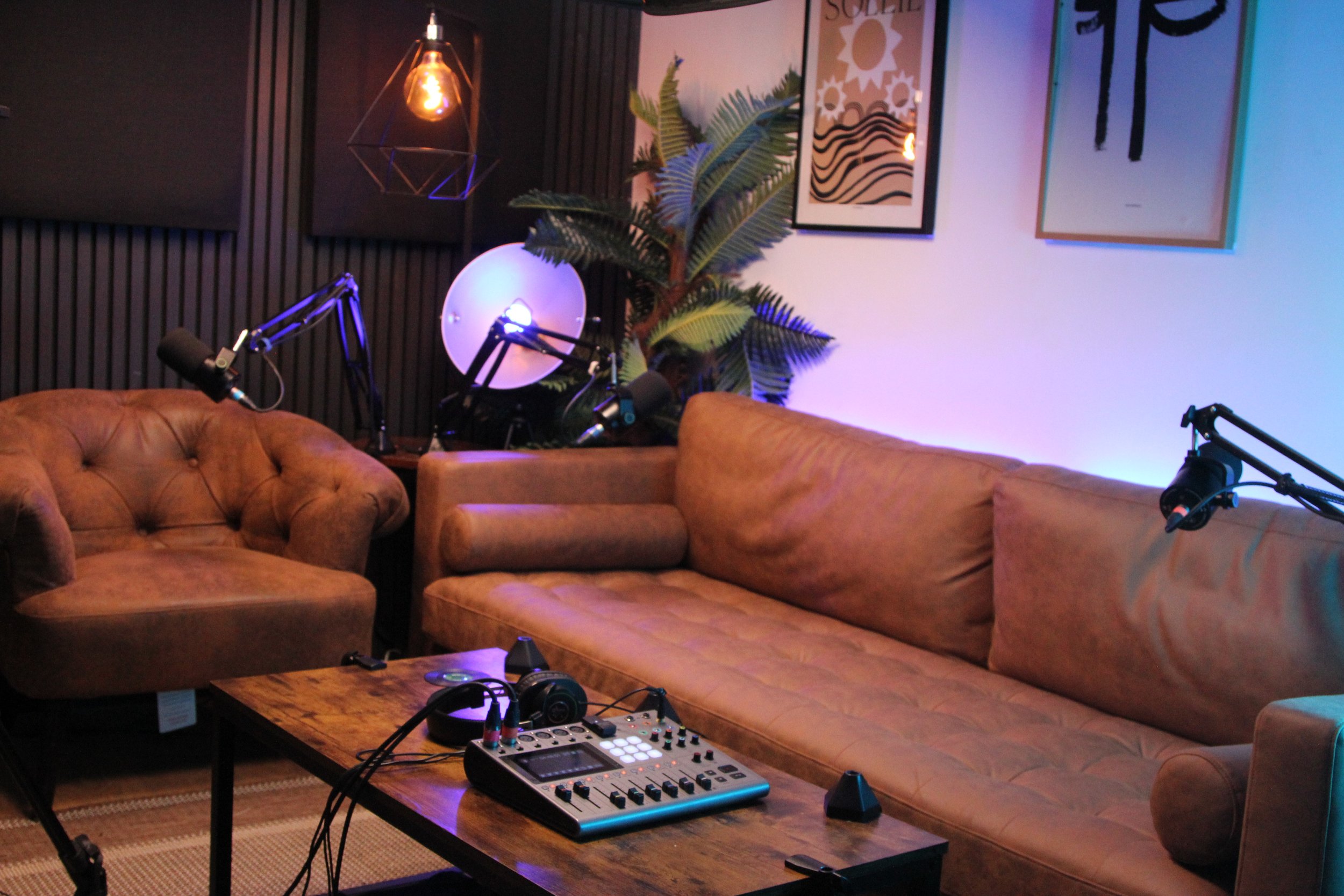 THE LODGE PODCAST STUDIO - image 5