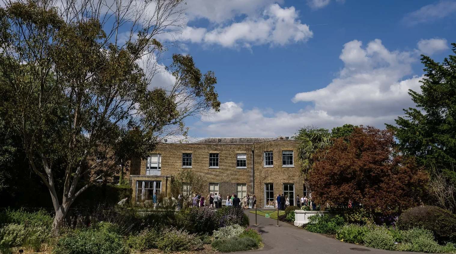 Kew Gardens - Cambridge Cottage - image 2