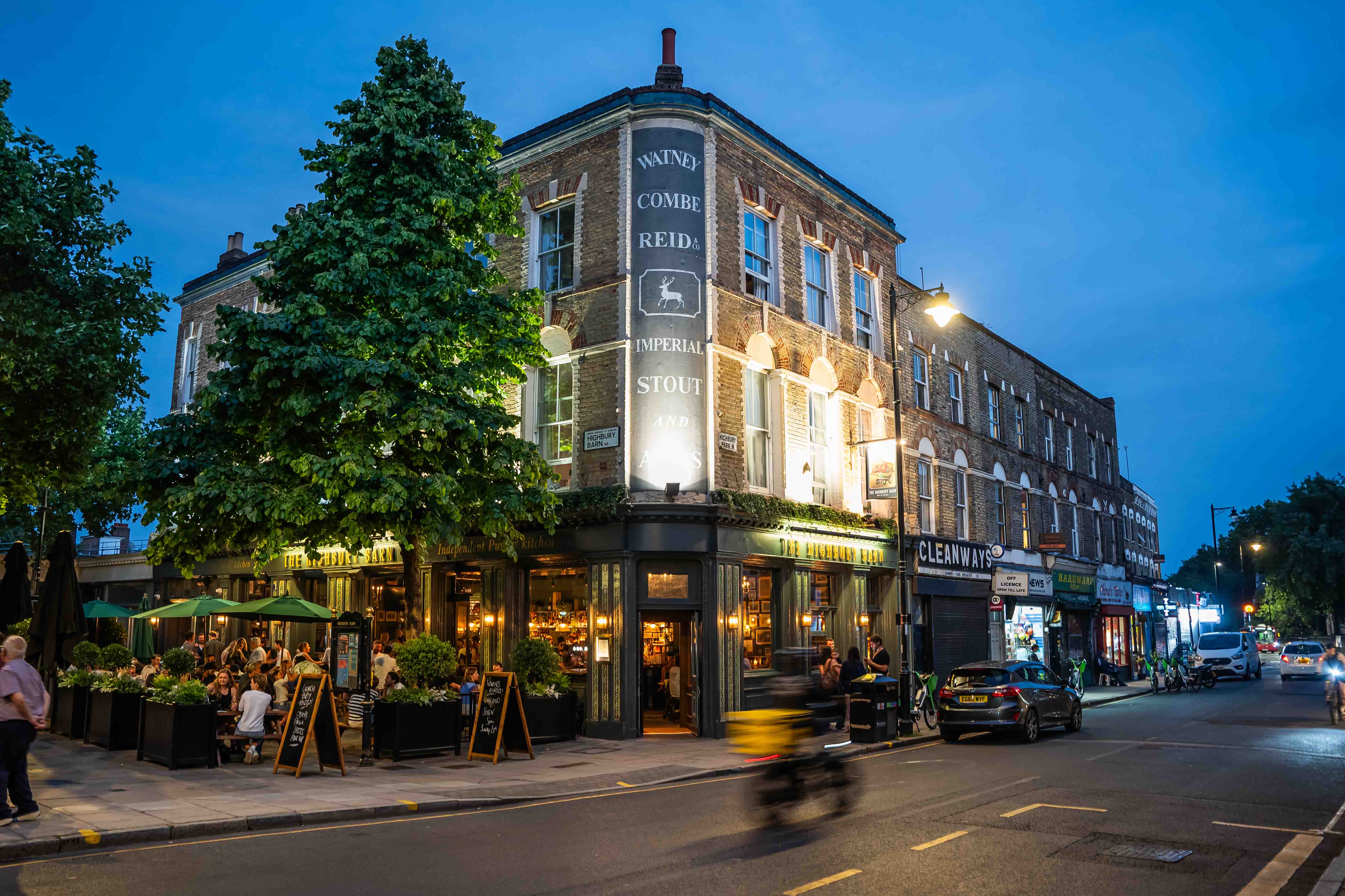 The Highbury Barn Tavern - image 6