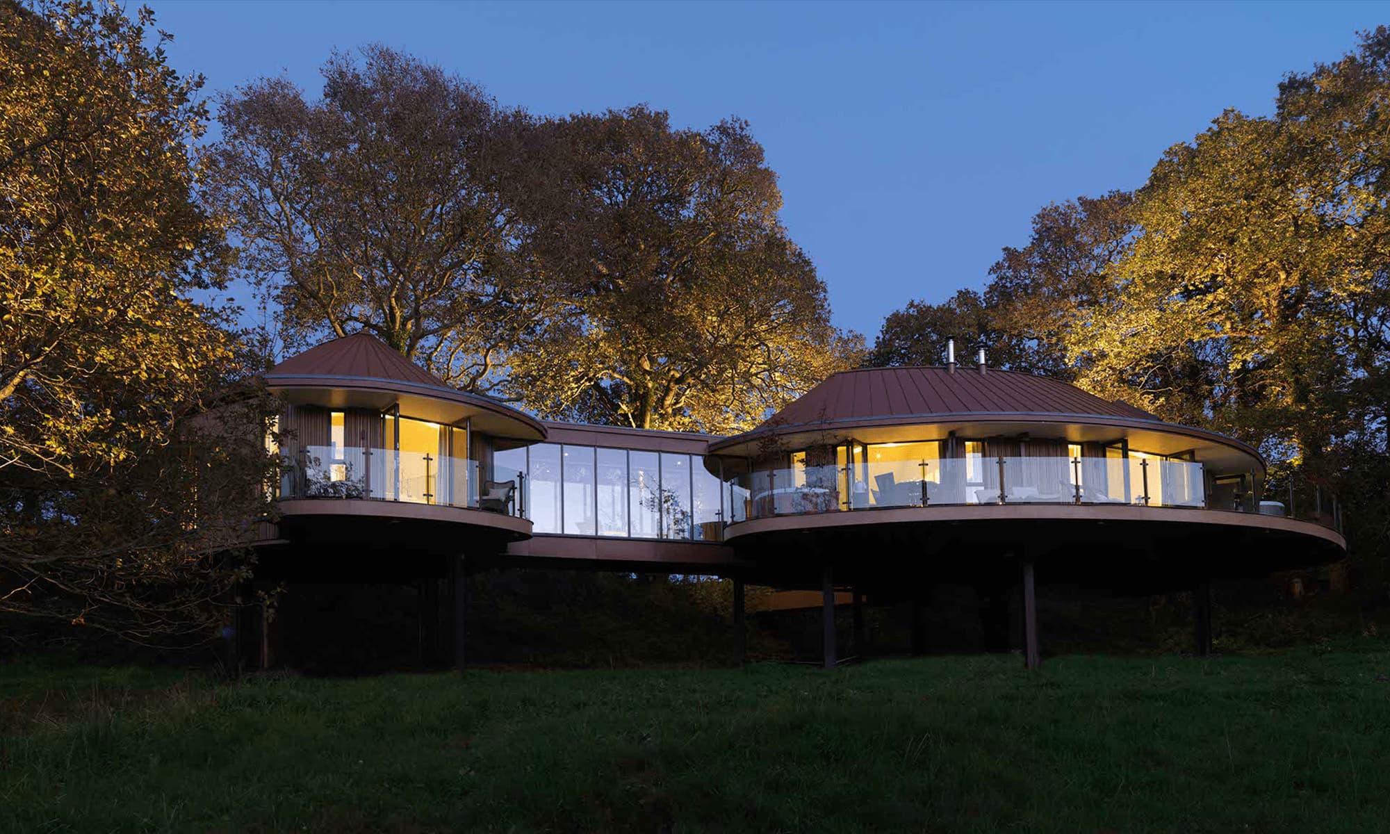 Chewton Glen Lake Suite: Exclusive luxury boutique venue for private executive retreats and events.