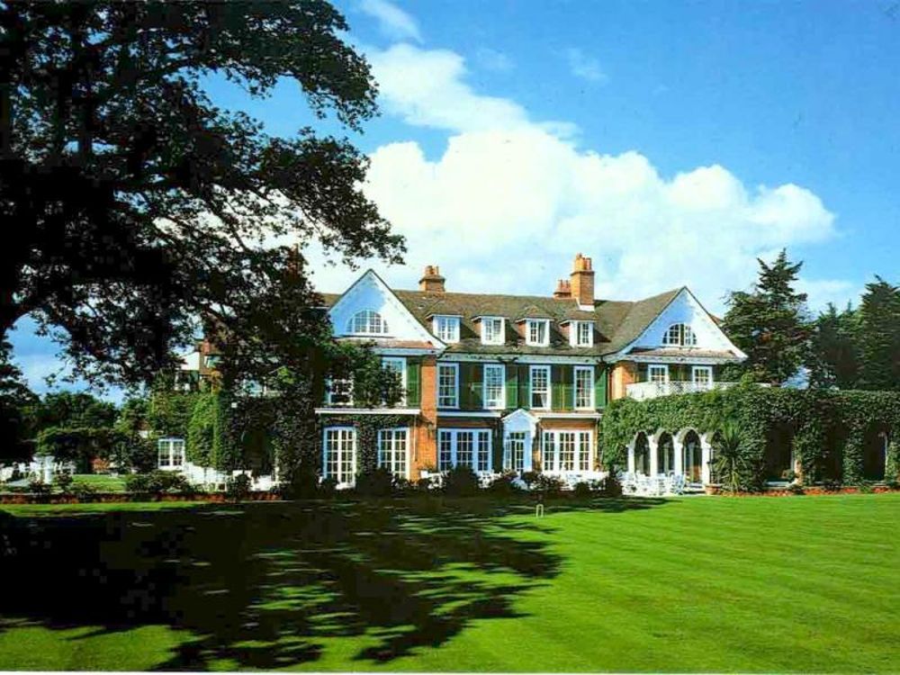 Ward Room at Chewton Glen: Luxury corporate retreat venue for executive off-sites and team building.