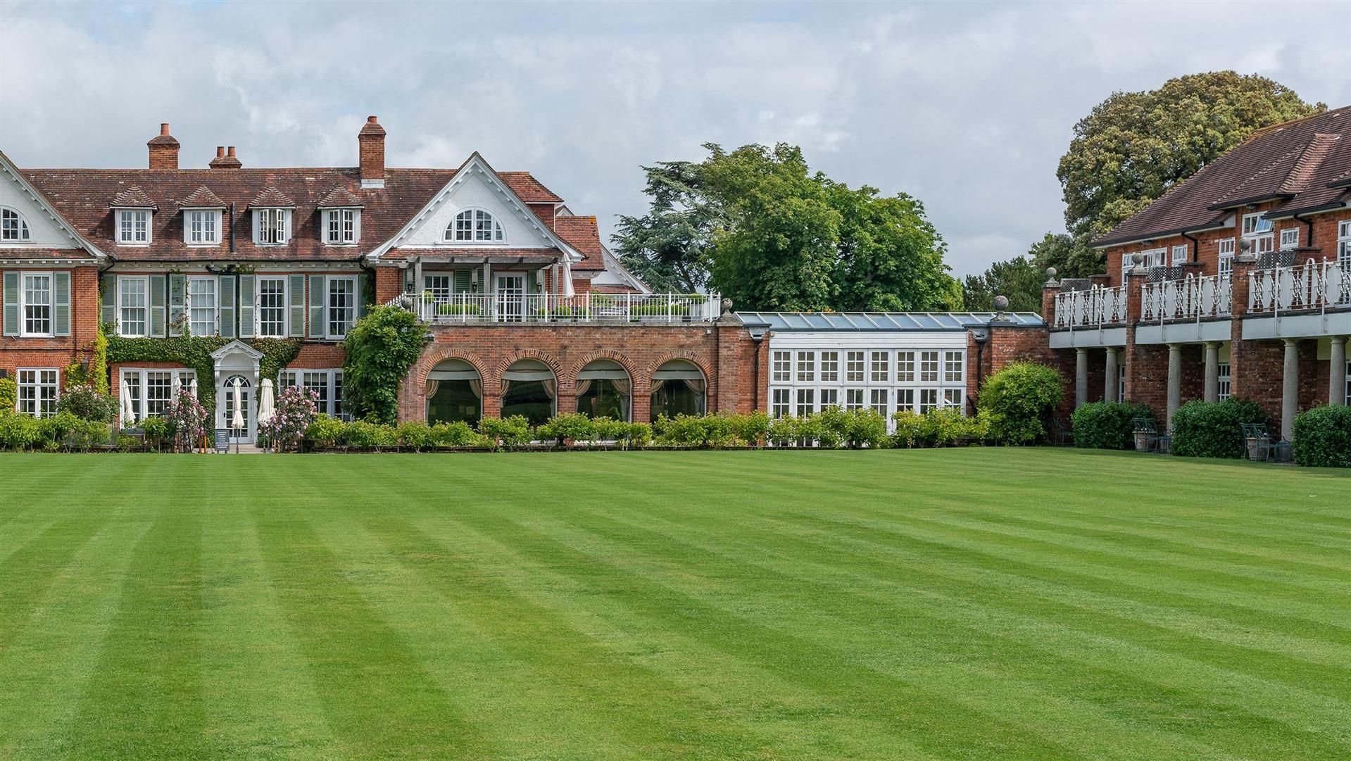Chewton Glen Hotel & Spa - image 2