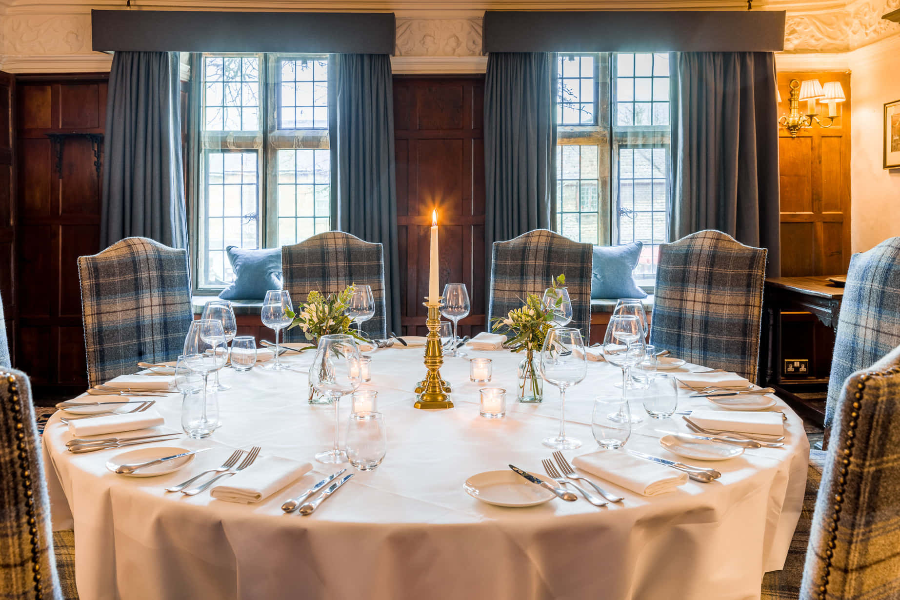 The Cromwell Room luxury private dining for executive board meetings and VIP events.