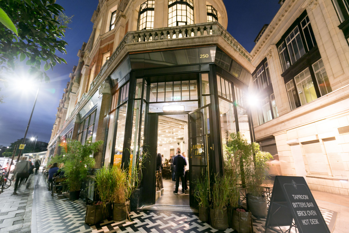 Upscale Main Bar at The Ferndale, polished urban venue for evening receptions and networking.