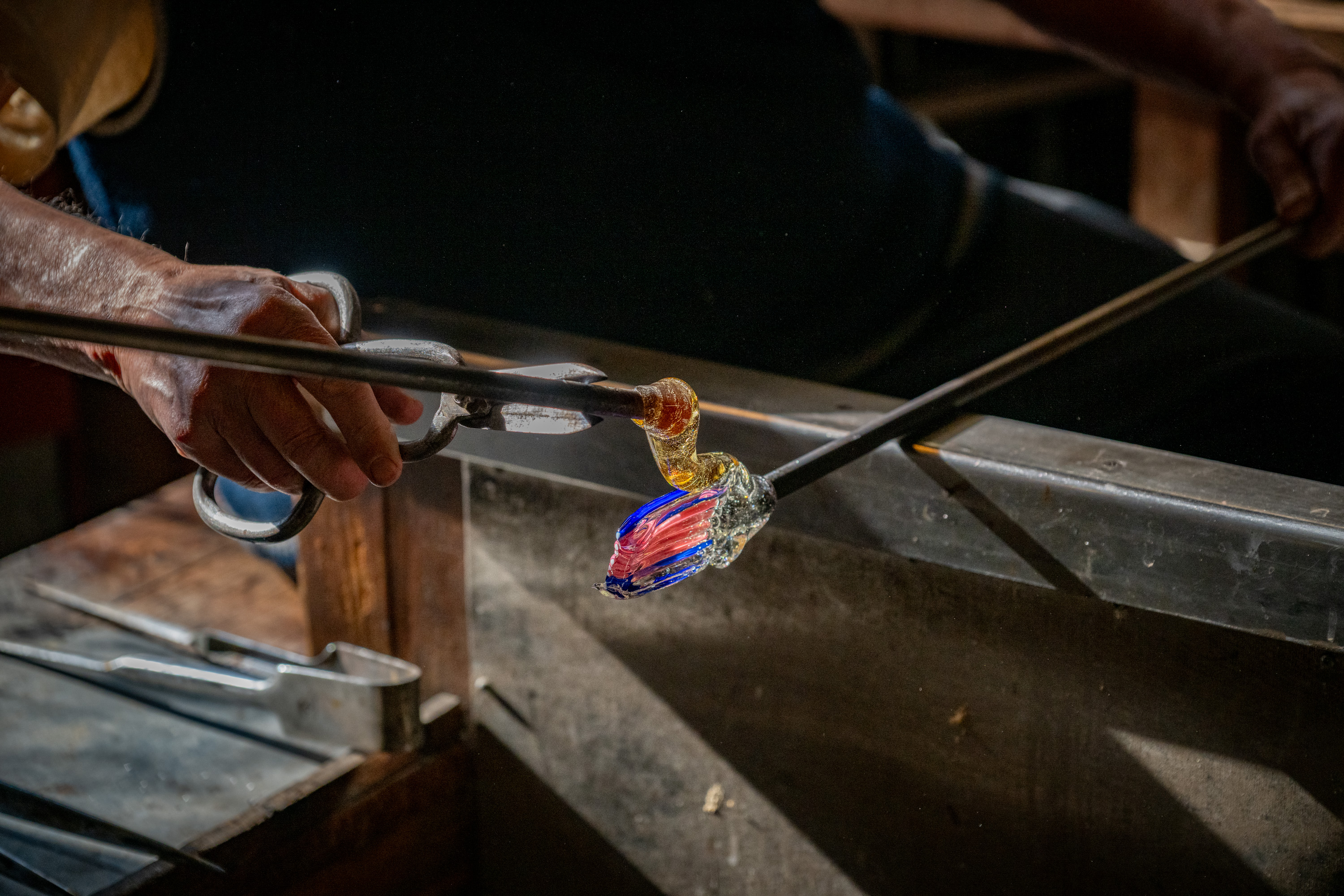 Lampworking studio workshop: interactive teambuilding for corporate off-site and creative events.