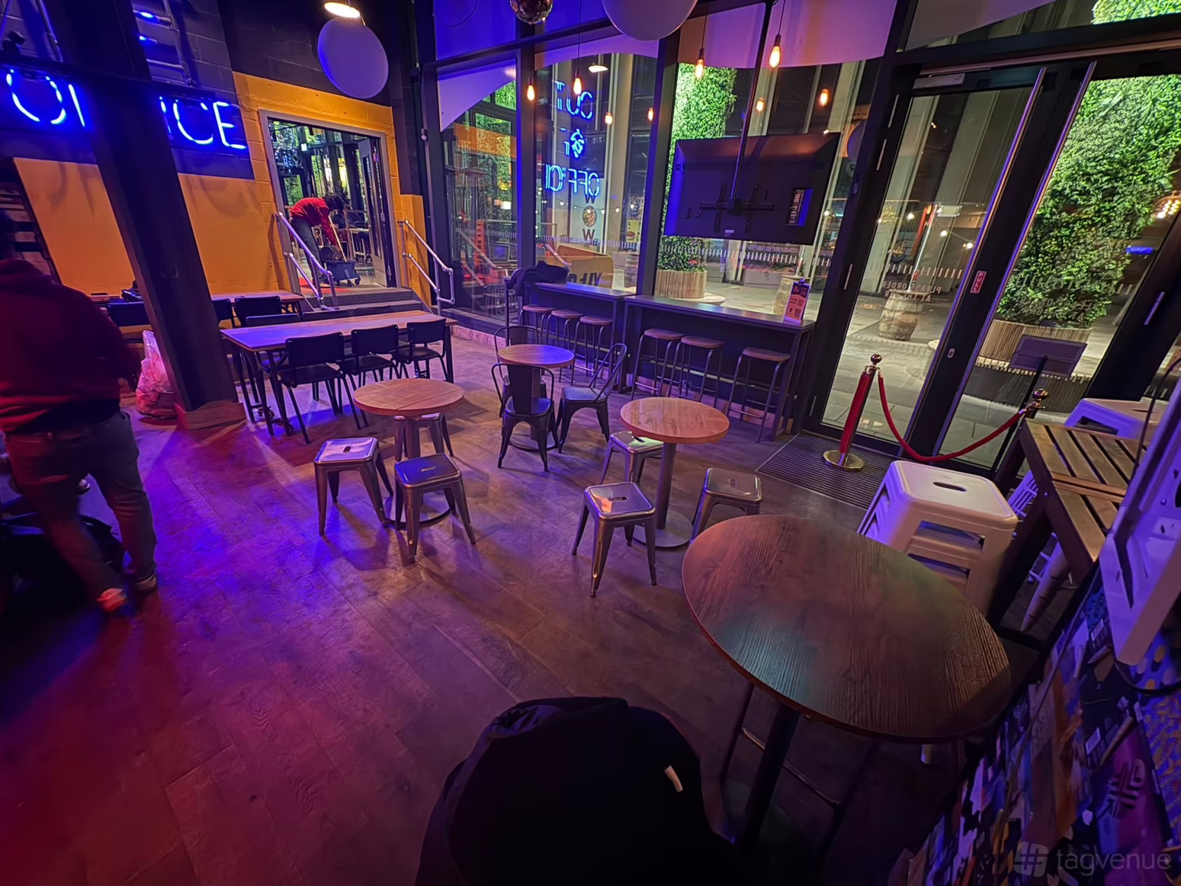 Big Belly Bar and Comedy Club - image 2
