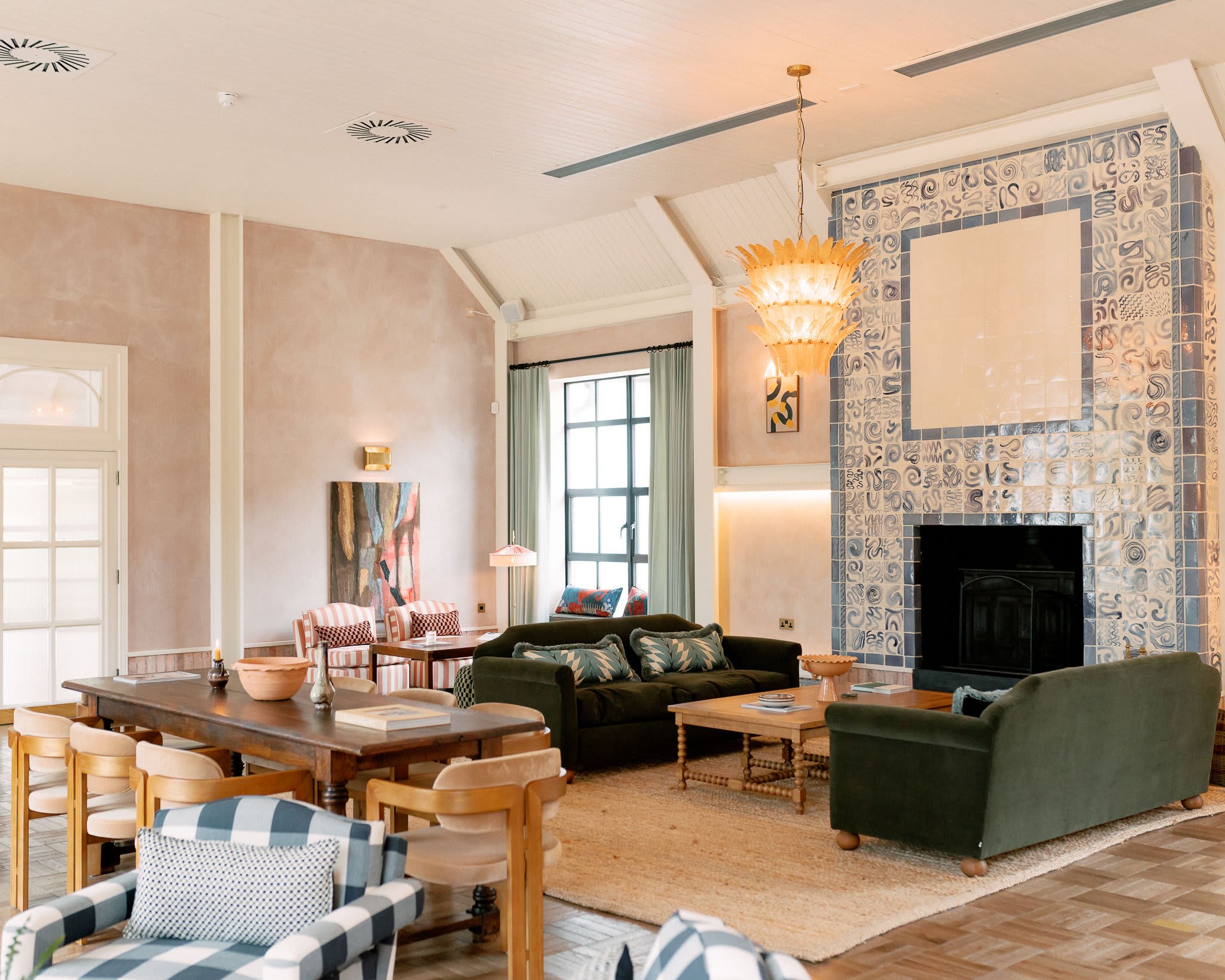 Millbridge Court (Surrey) - image 3