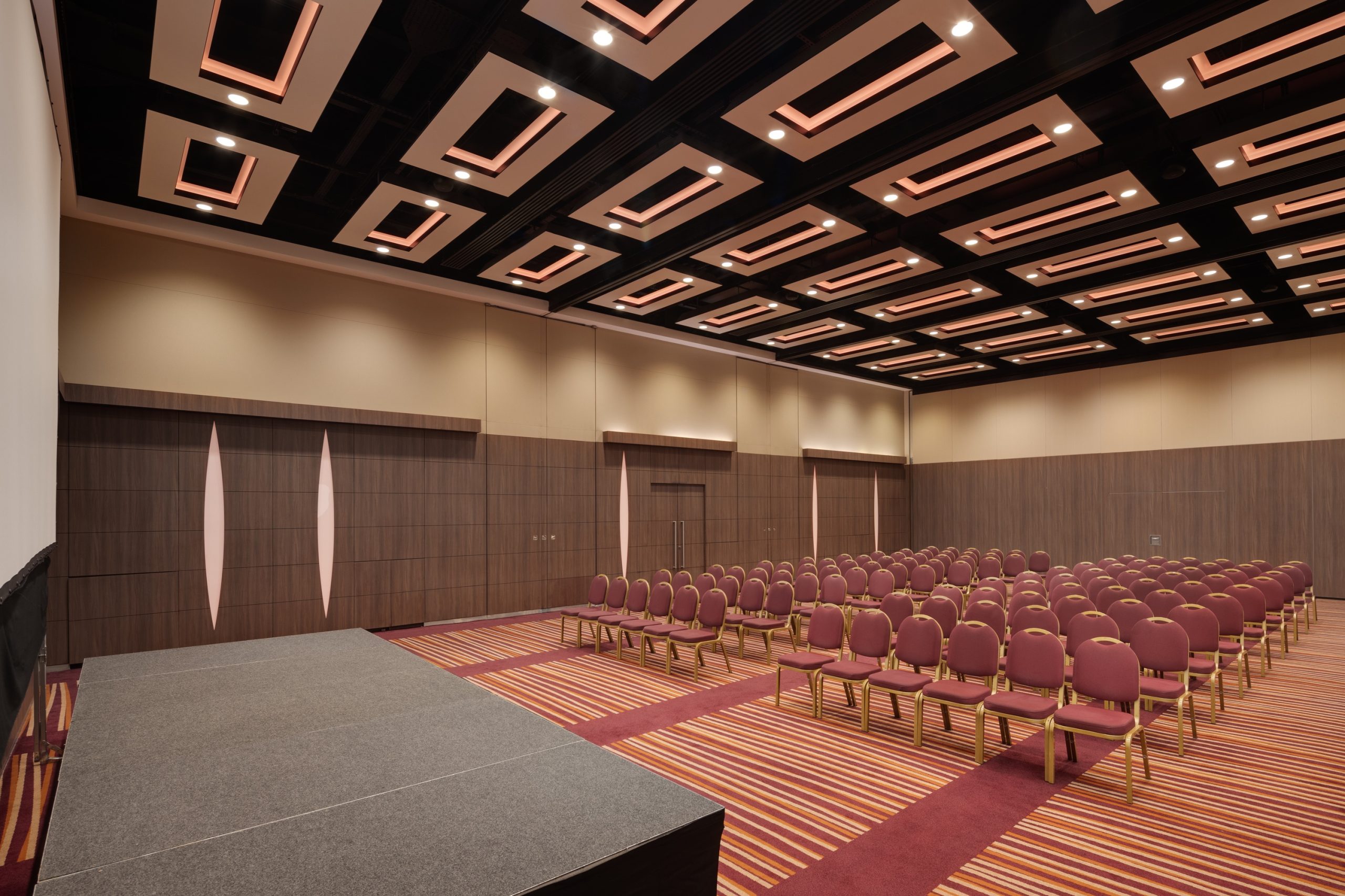 Mercure London Earls Court Hotel - image 1