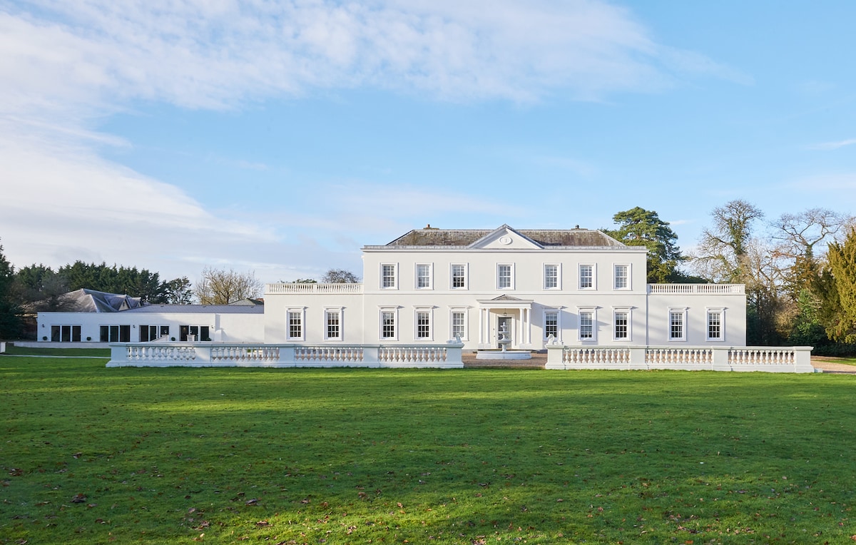 The Georgian Mansion at Greenstead Hall Estate - image 4