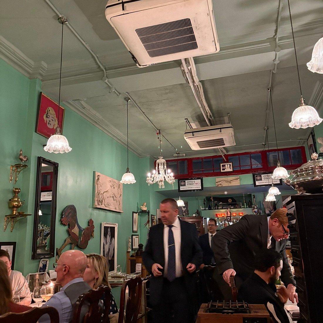 Otto's French Restaurant - image 3