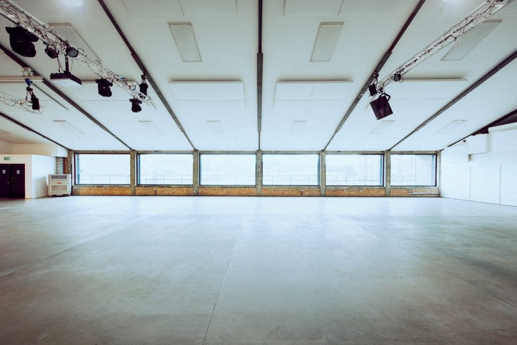 Oval Space - image 2