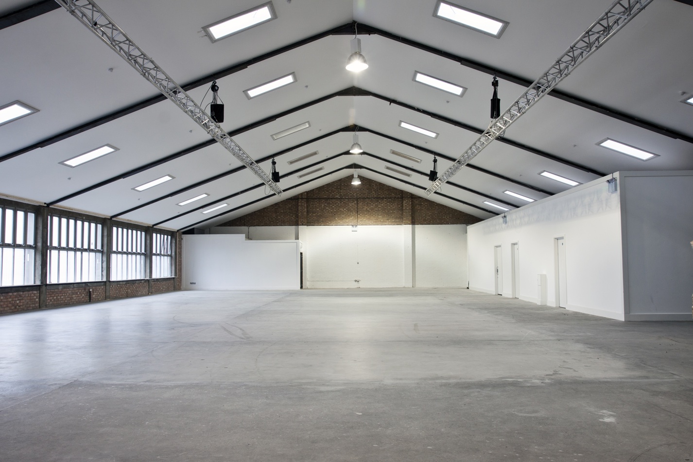 Oval Space - image 7