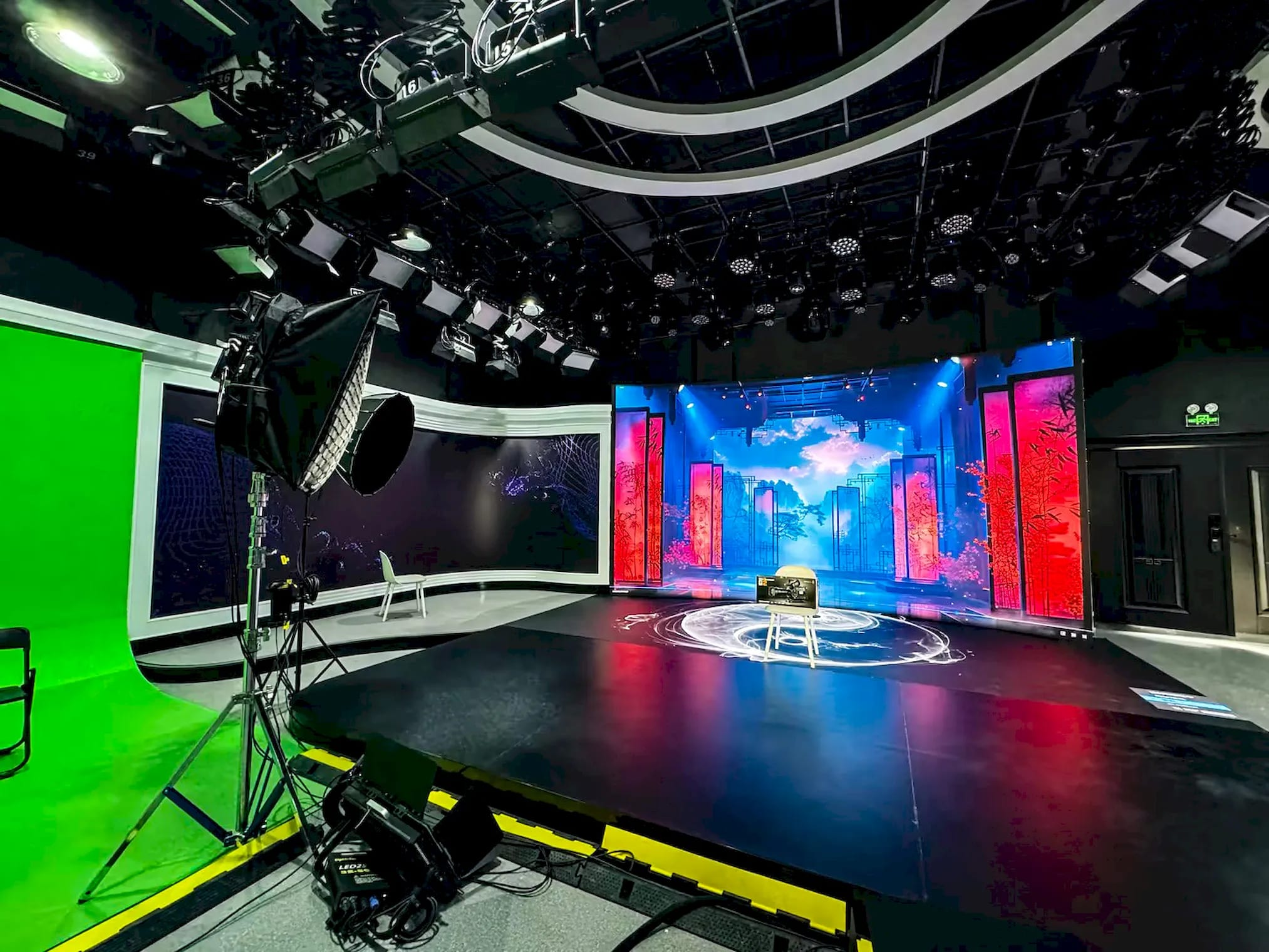 IQ Studios - image 5