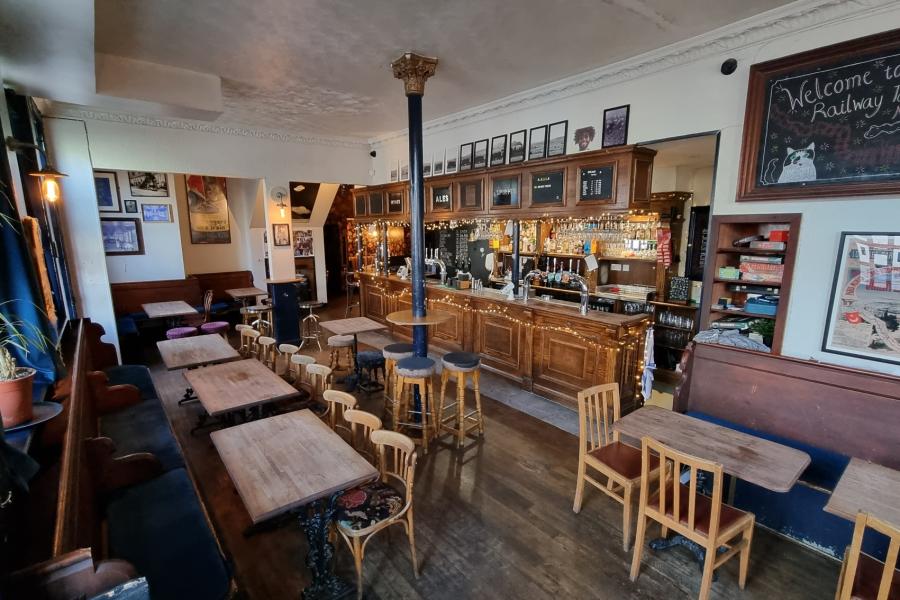 Great Northern Railway Tavern - image 4