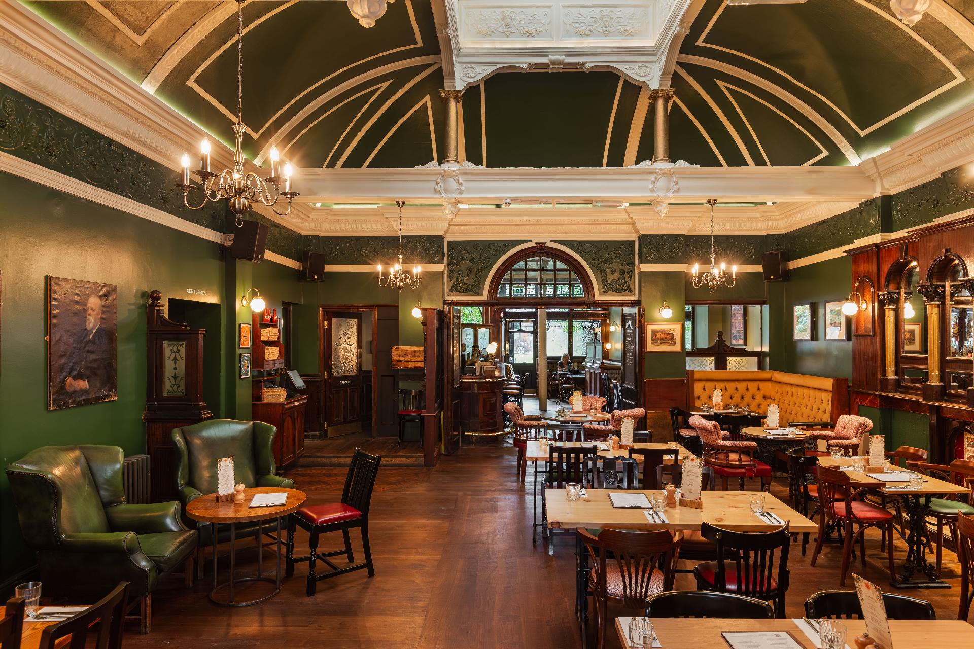 Great Northern Railway Tavern - image 2