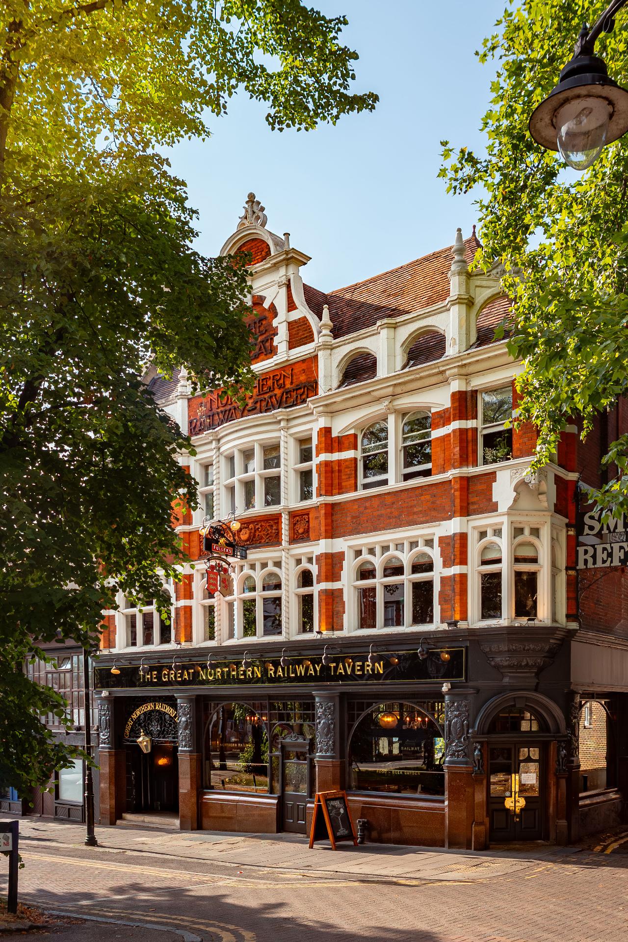 Great Northern Railway Tavern - image 4