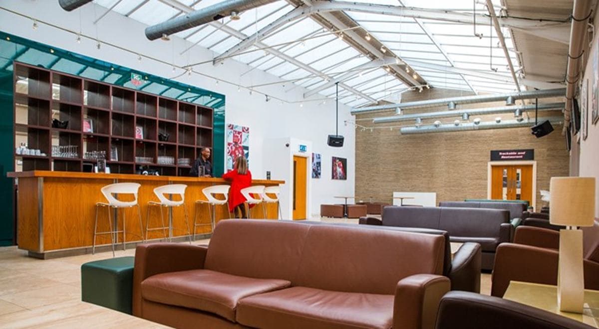 KKS Cafe Bar Grill - image 9