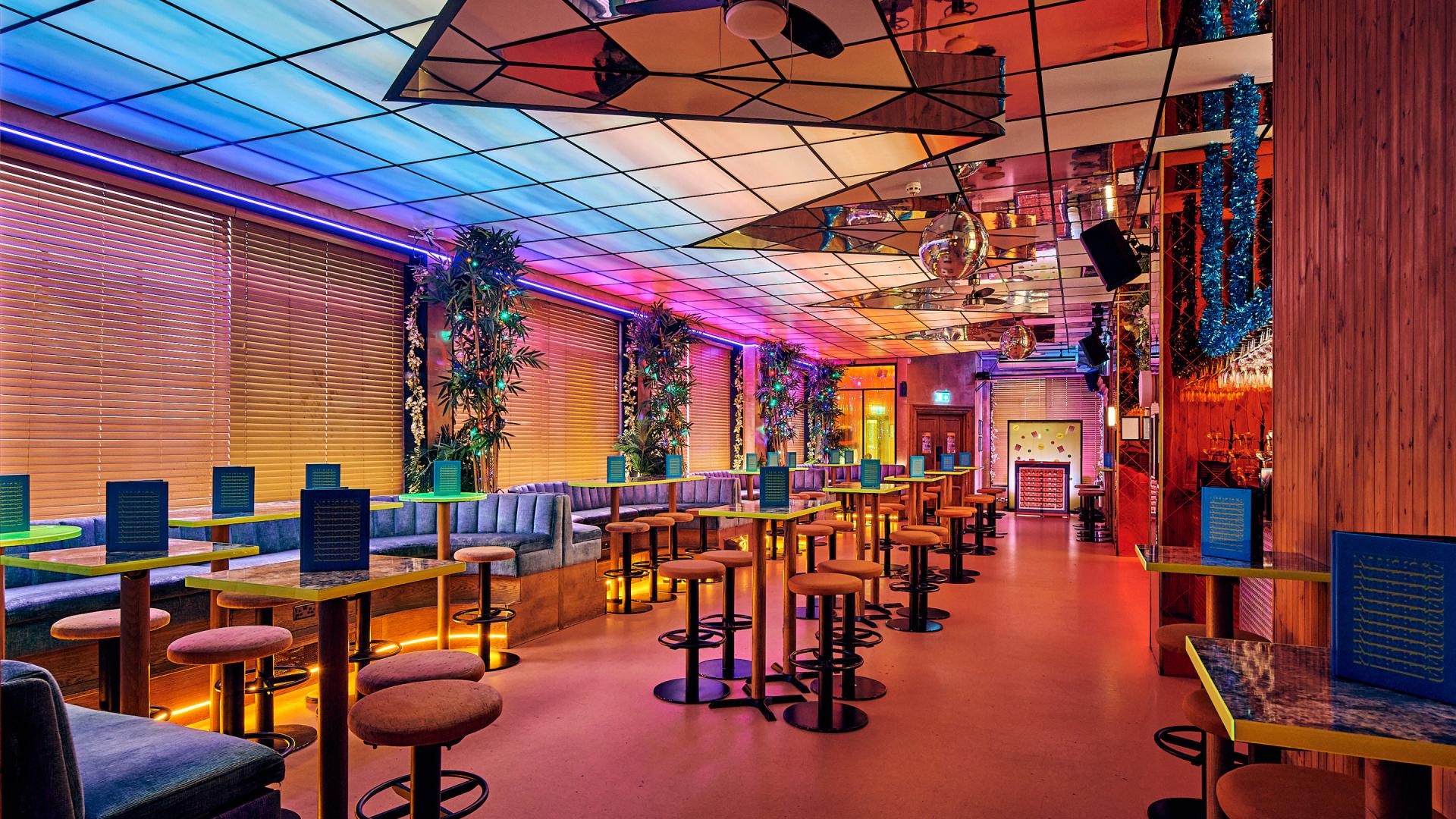 Sip City Lounge - image 3