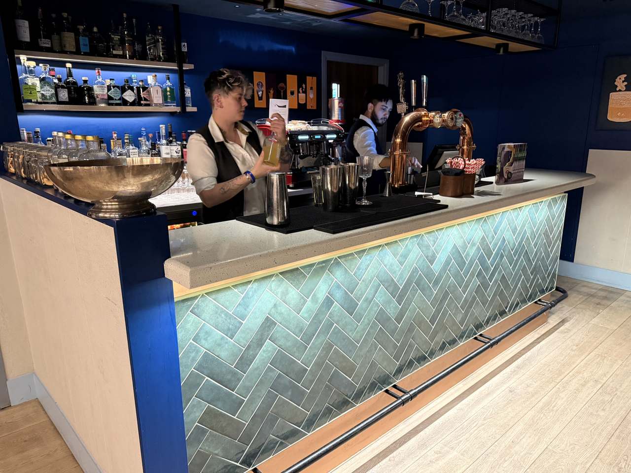 Sip City Lounge - image 3