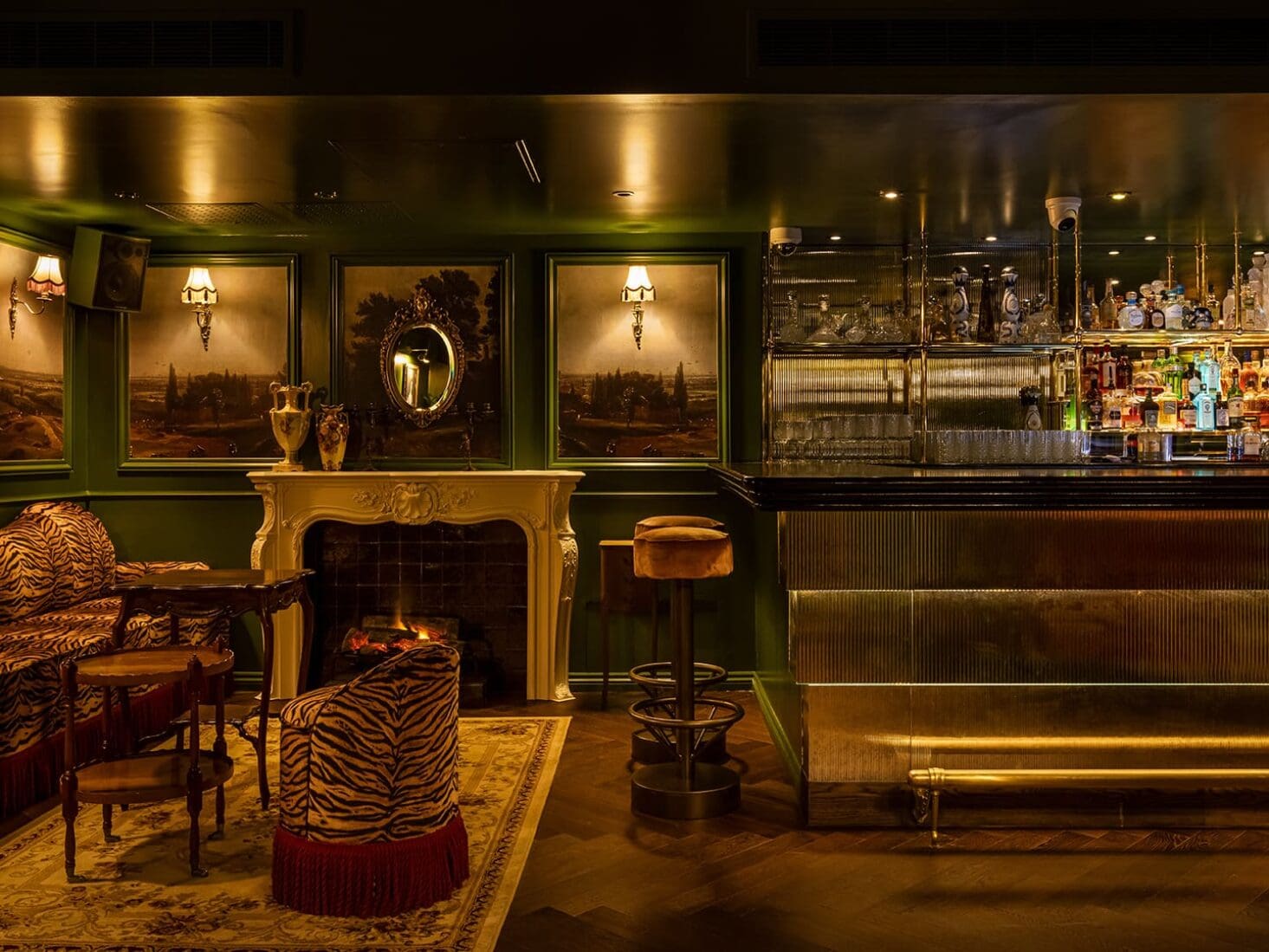 Sip City Lounge - image 8