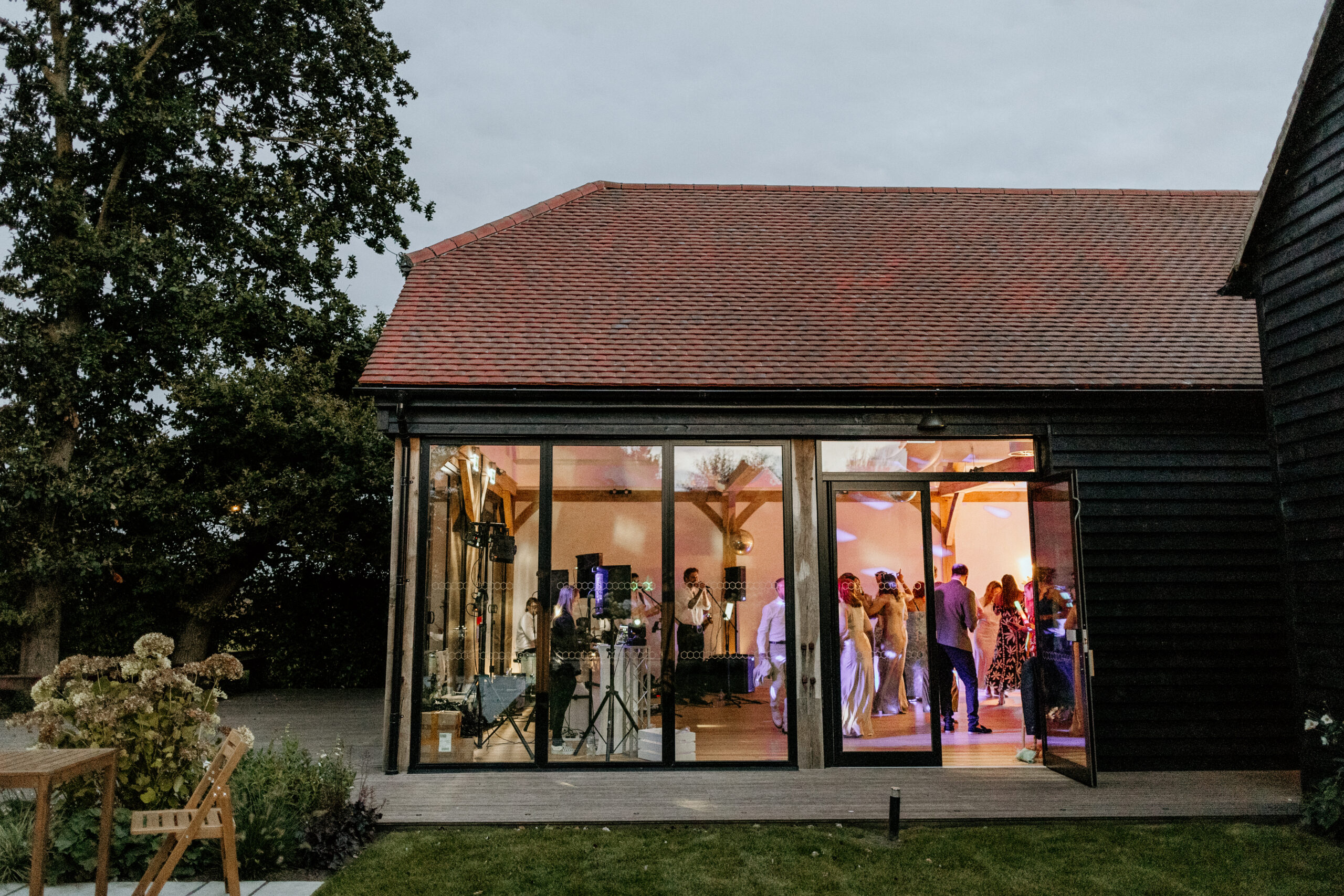 Alfriston Gardens - image 2