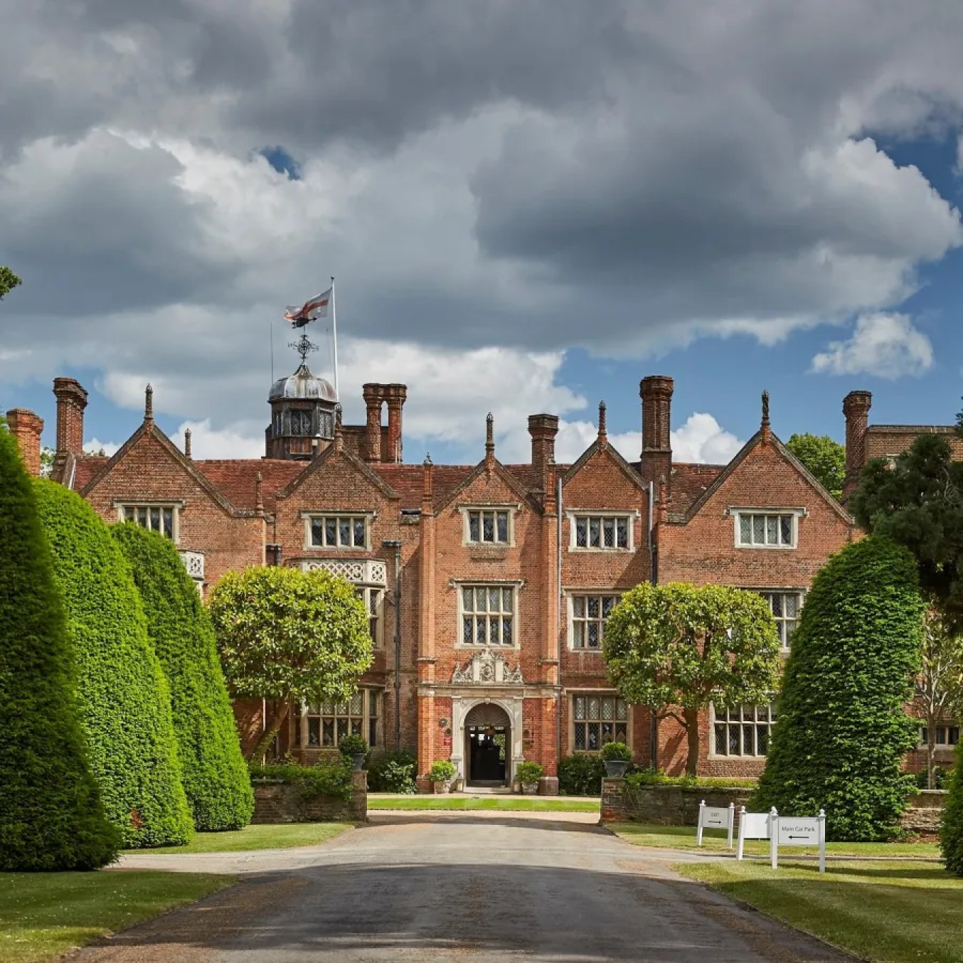 Great Fosters - image 7