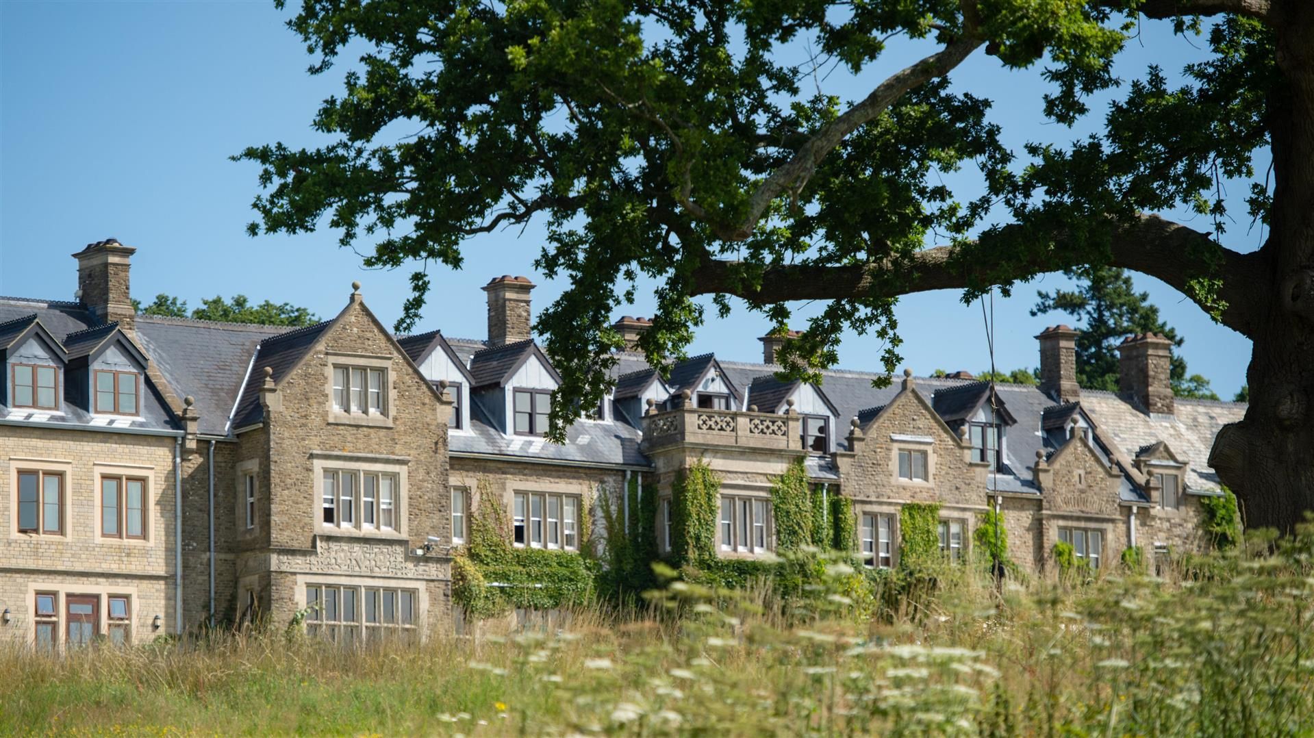 South Lodge - image 8