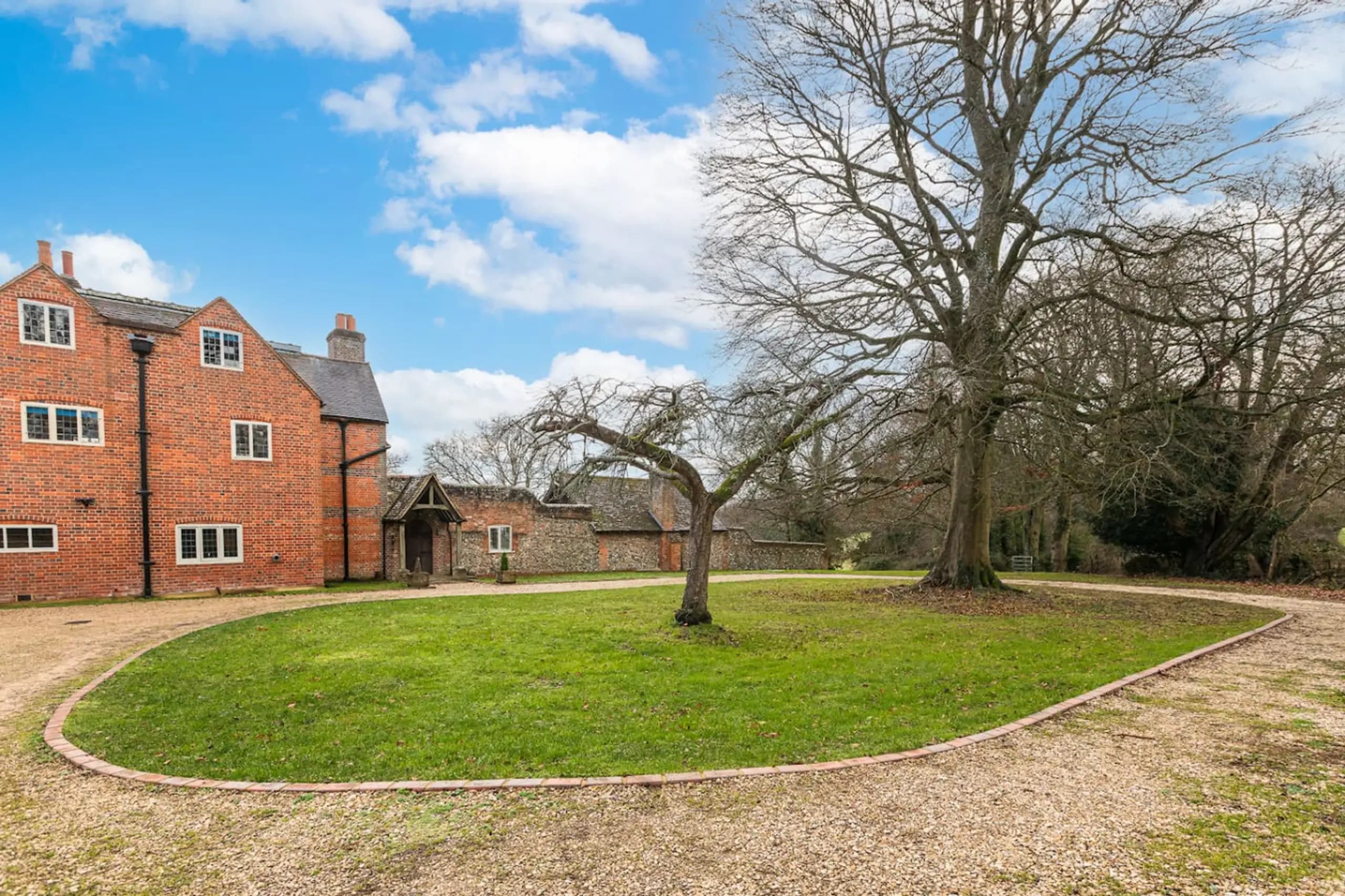 Southdowns Manor - image 5