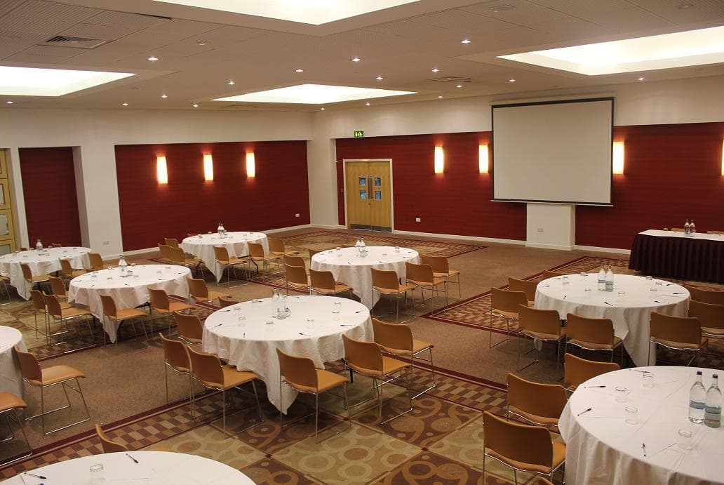 The Kassam Stadium - image 4