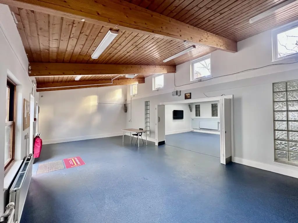 Queens Hall Sutton - image 1
