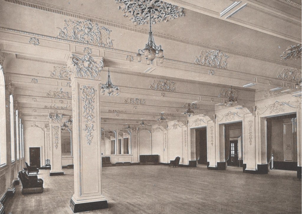 Caird Hall - image 2