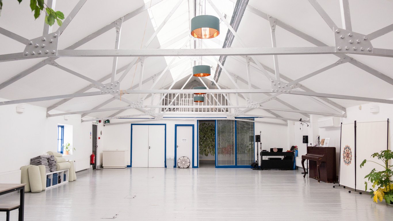 Excel House Halls - image 2