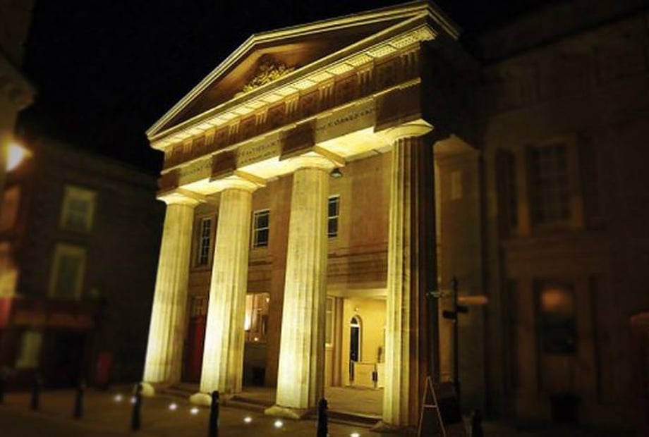 Gravesend Old Town Hall - image 5
