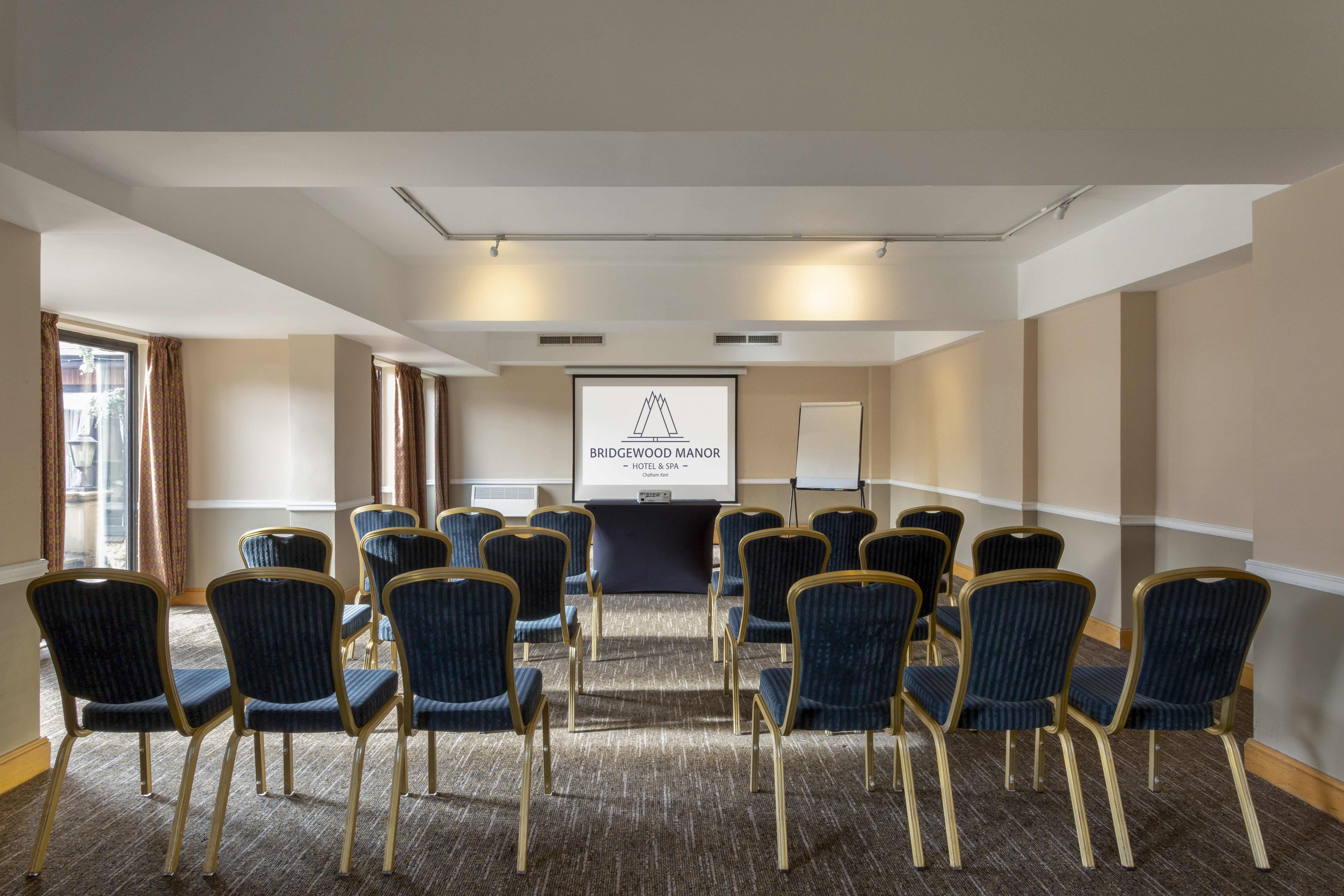Bridgewood Manor Hotel & Spa - image 2