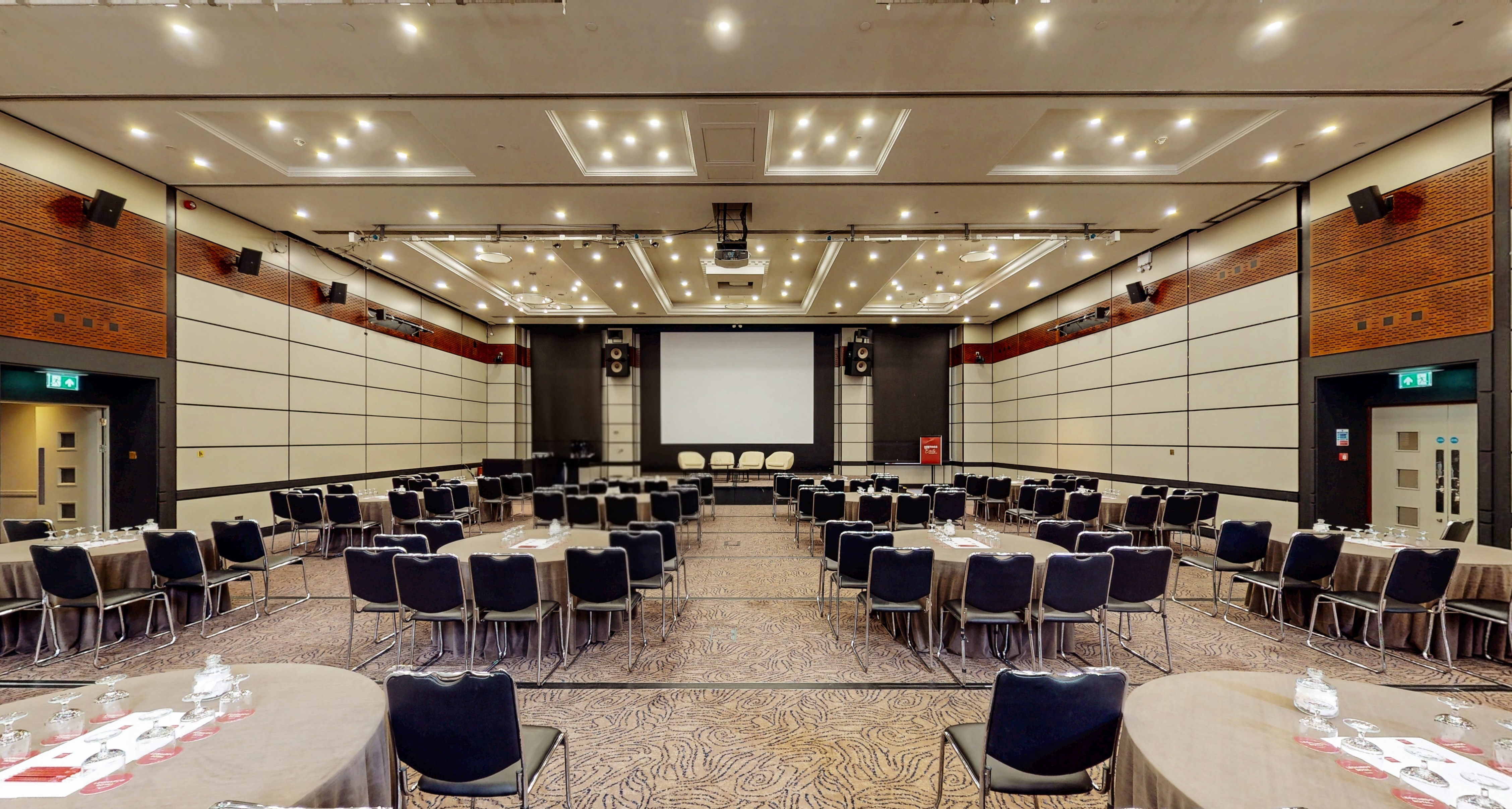 Leonardo Royal Hotel London City - image 2