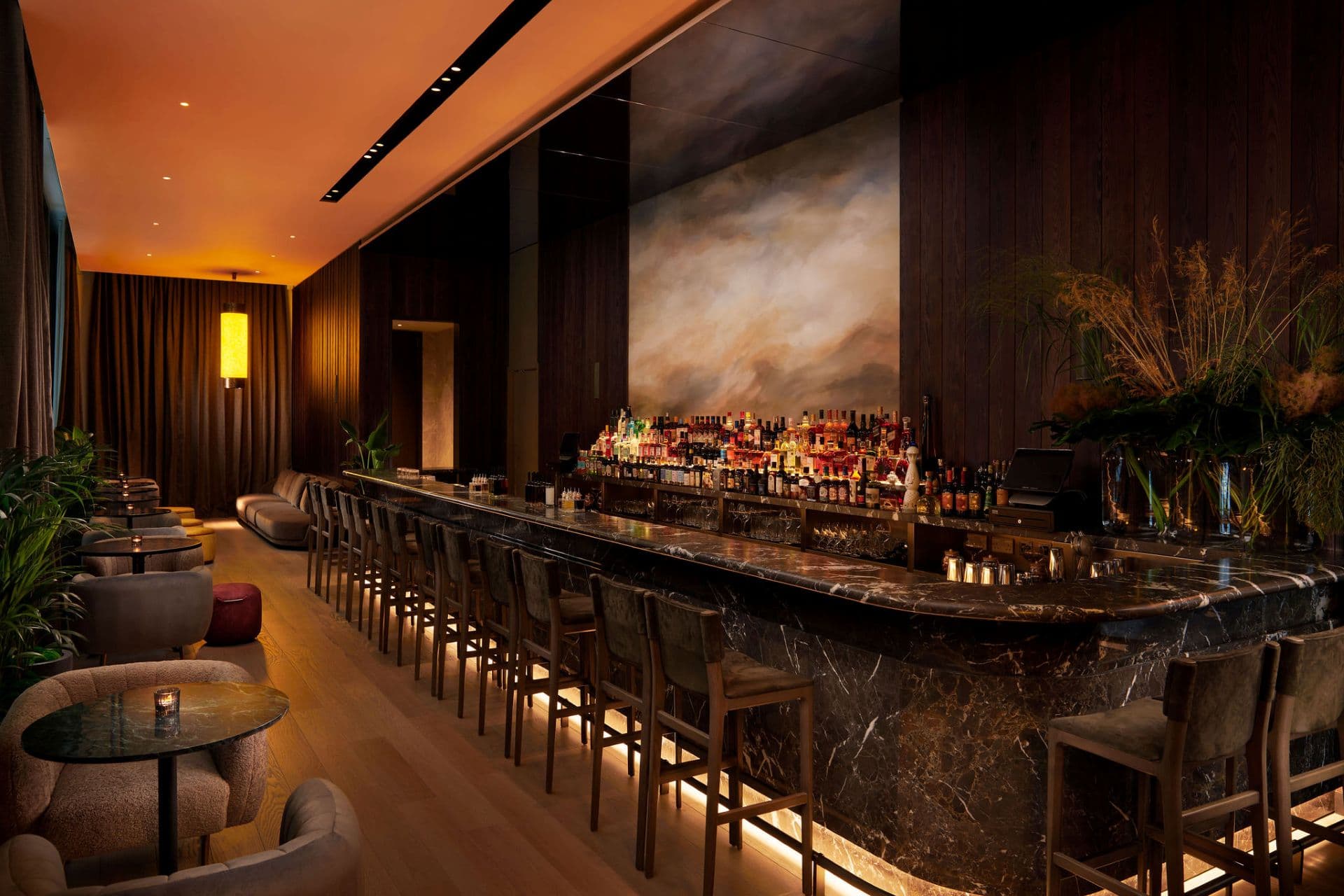 Ginger Lily Bar, Pan Pacific London: Mood-lit lounge for VIP cocktail receptions and networking.