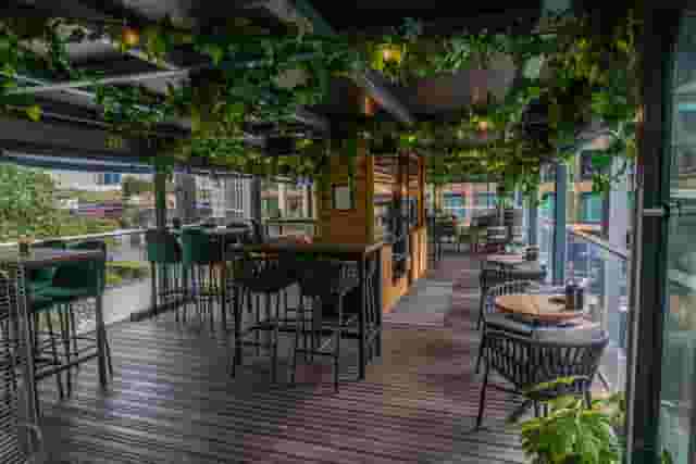 Traditional London Pub w/ Roof Terrace & Private Room