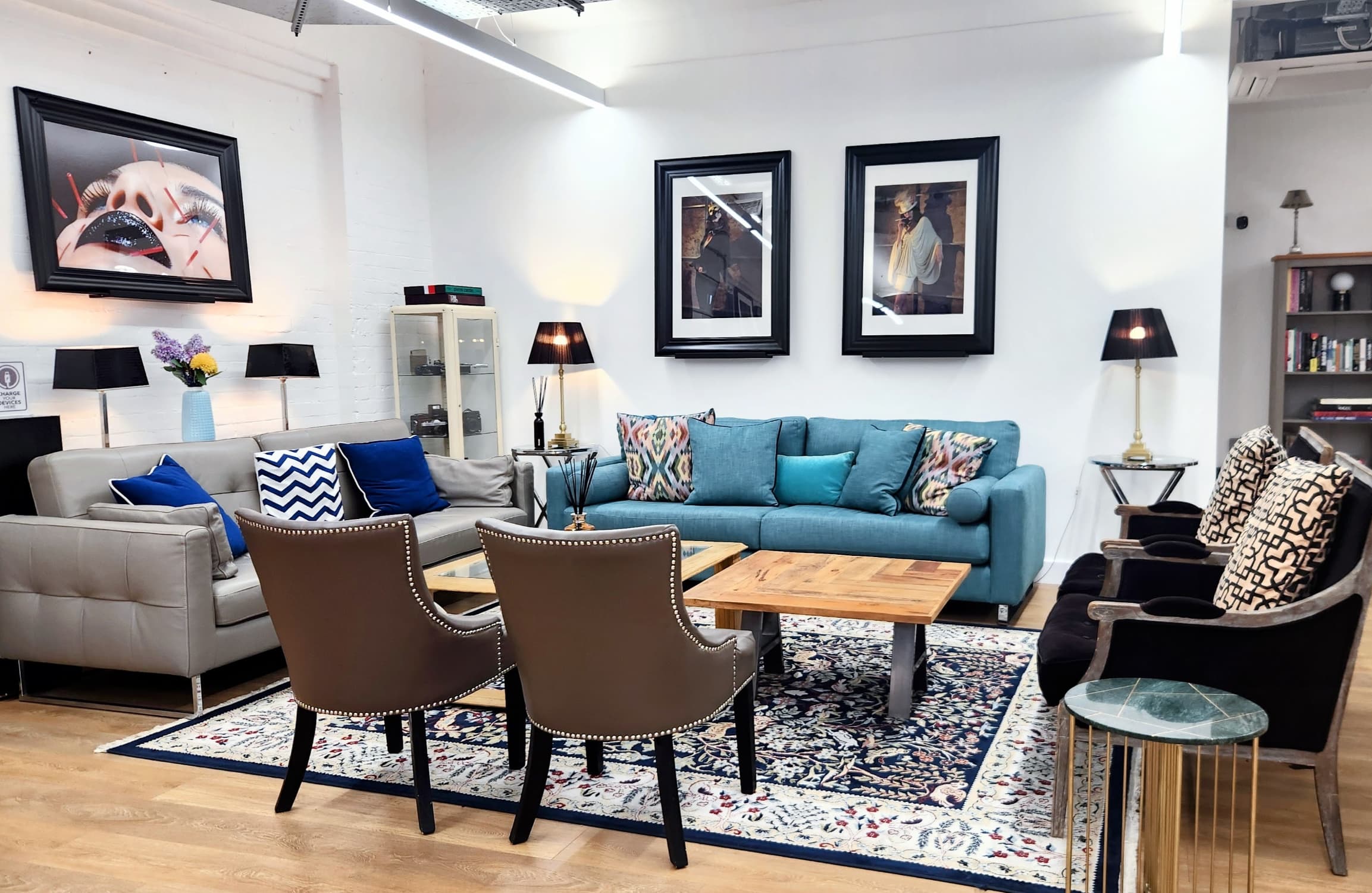 Versatile Lumiere Underwood breakout space for upscale corporate networking and boardroom meetings.