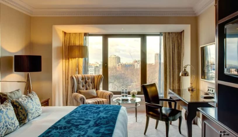 Luxury guest room at InterContinental London Park Lane for VIP conference accommodation.