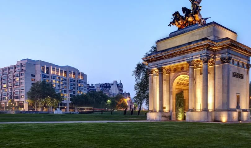 InterContinental London Park Lane meeting space with historic Wellington Arch backdrop.