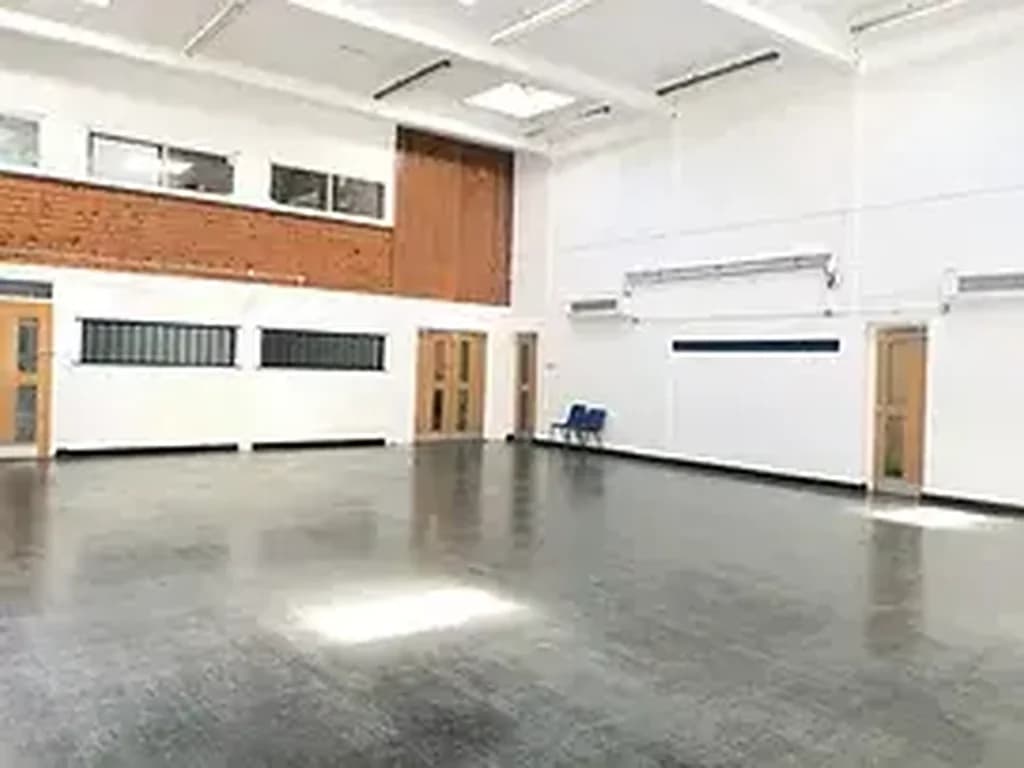 Qube Acton Studio A: Versatile high-ceiling creative venue for event production and brand launches.