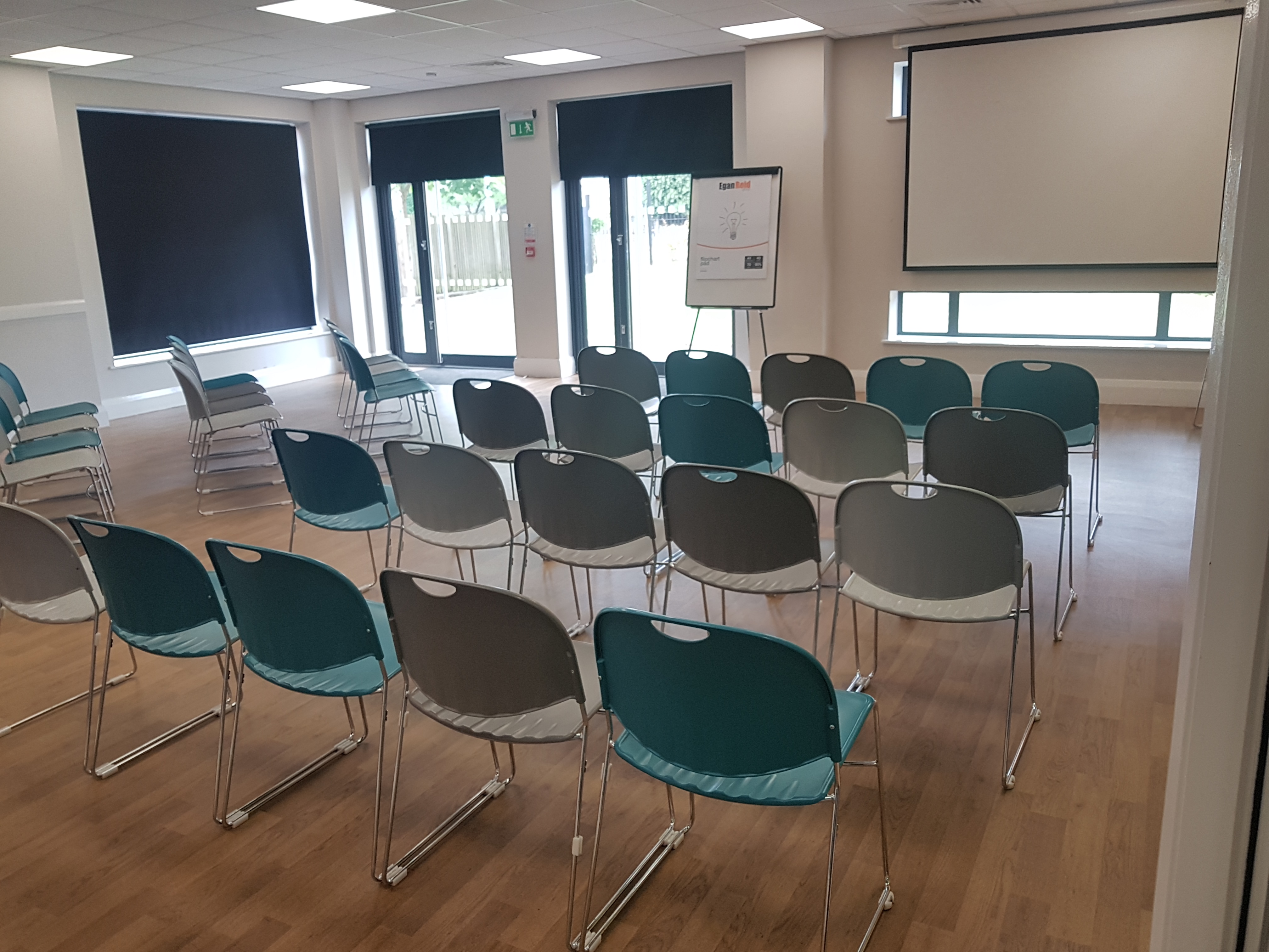 Muller Room at The LifeCentre: organized meeting space for workshops and seminars.