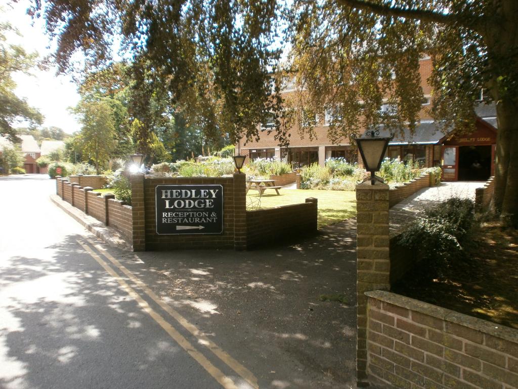 Hedley Lodge Refectory, a lush event venue for corporate retreats and seminars.