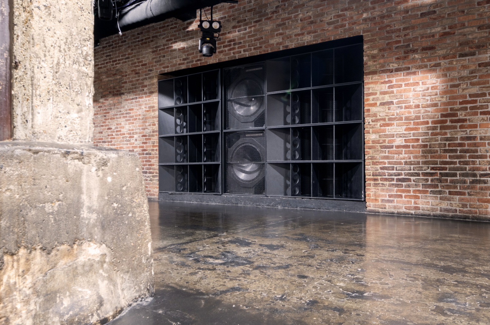 The Warehouse - sddkcs3iw4d.png